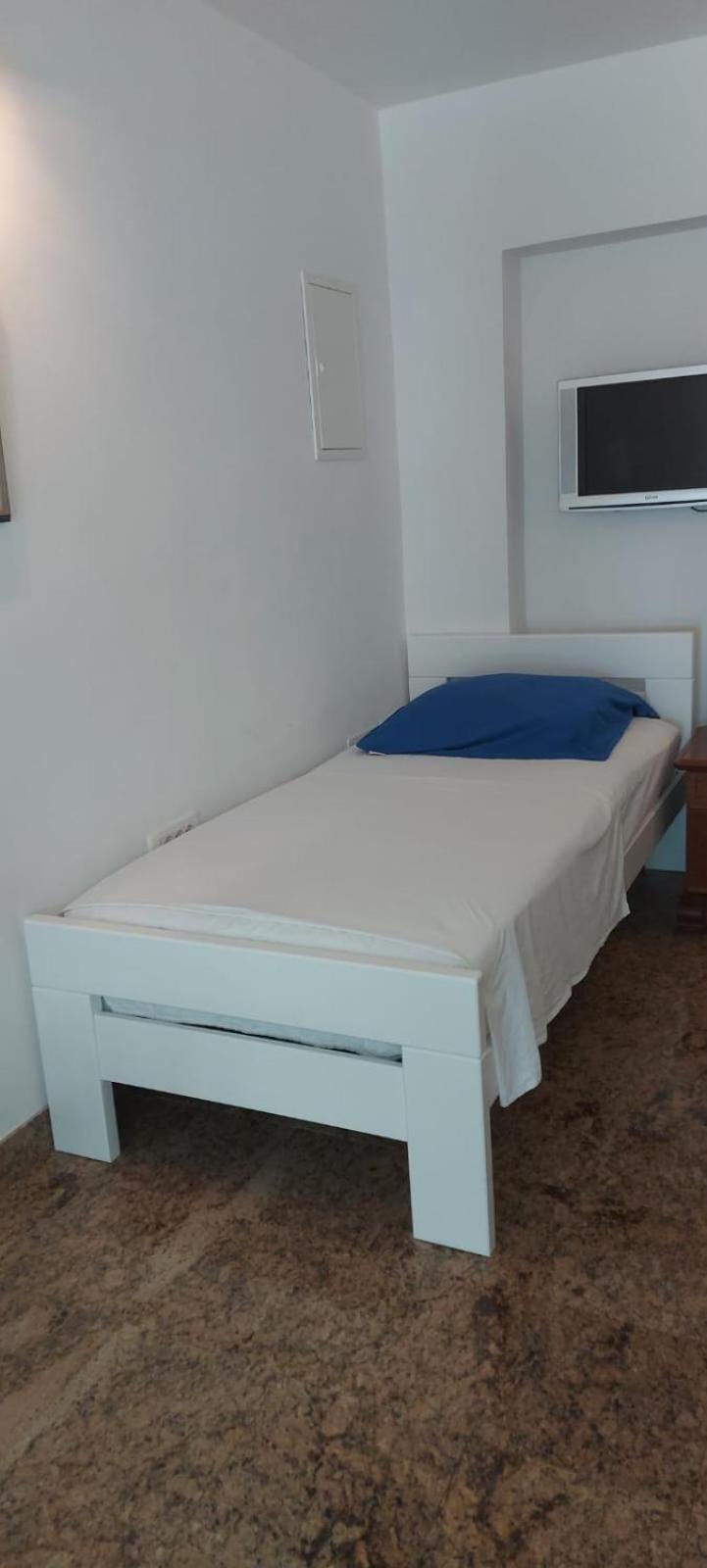 Apartman Nevia Lka Opric Экстерьер фото
